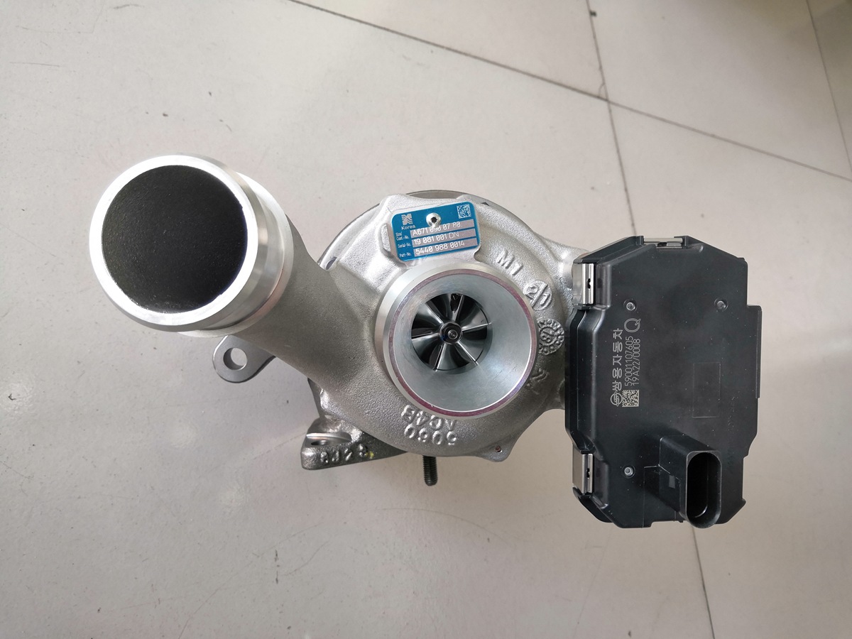 双龙 新爱腾/雷斯特 2.0T