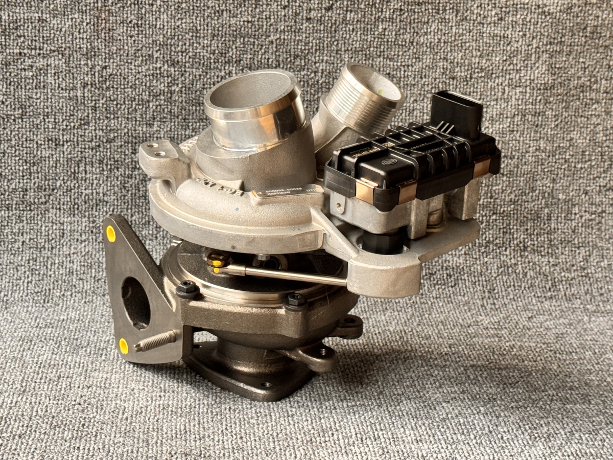 路虎 4.4T 右/副涡轮